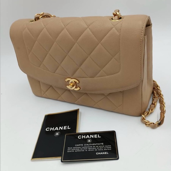 ❌ Vintage Chanel Diana- Tan Lambskin Leather - Picture 1 of 8